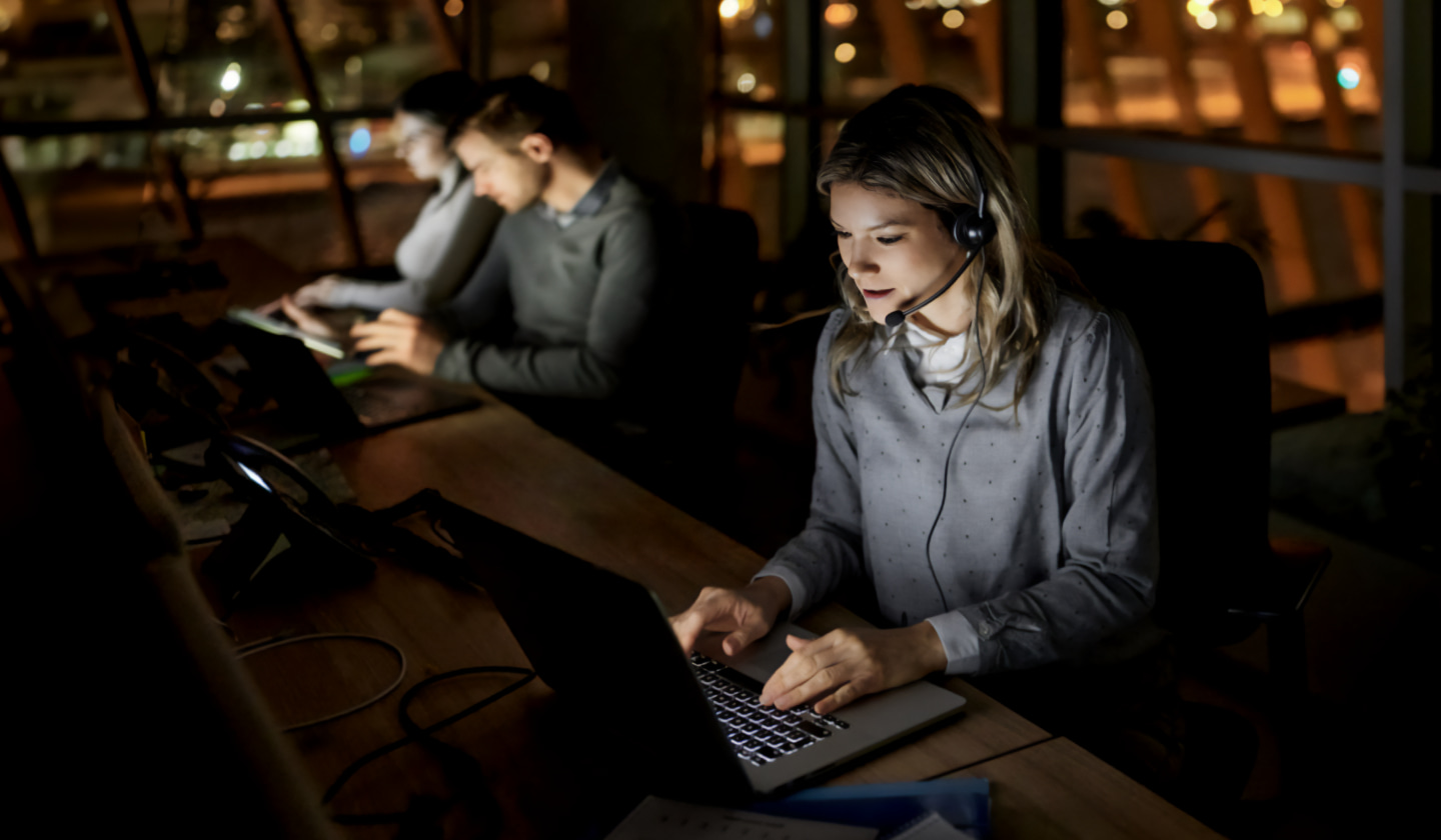 Providing 24/7 help desk support for an iGaming application preview